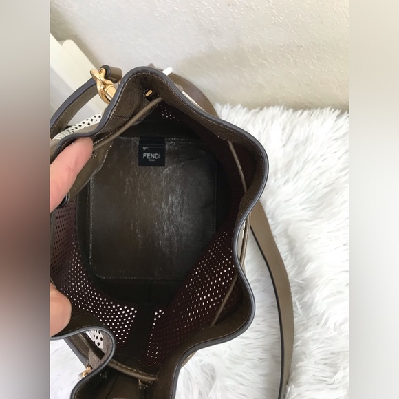 Fendi Mon Tresor Mini Bucket Bag. - Picture 15 of 16